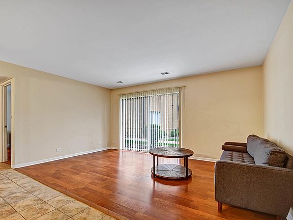 3rd image of 4825 W 109th St APT 102