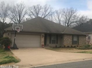 7 Brennan Ln, Little Rock, AR 72227