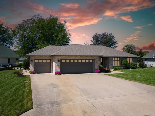 1387 S Turtle Dr, Pontiac, IL 61764