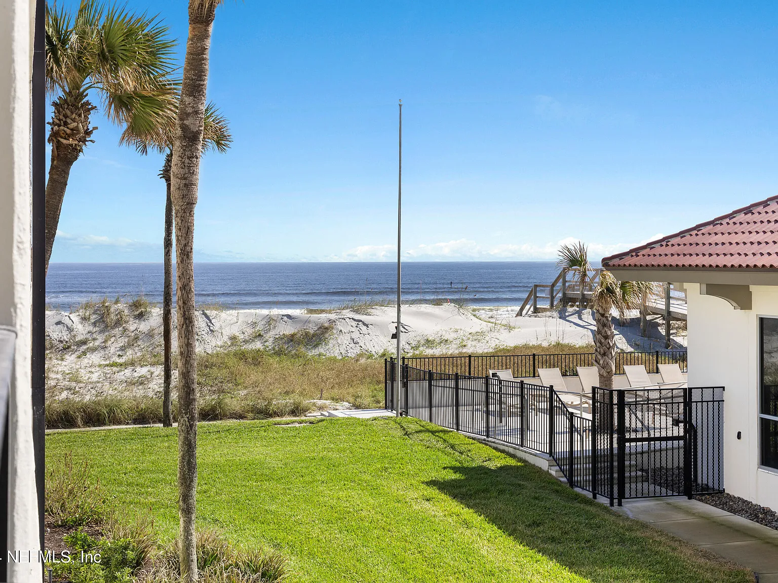 1 bed, 1.0 bath, 833 sqft, $3,000 — Photo 2
