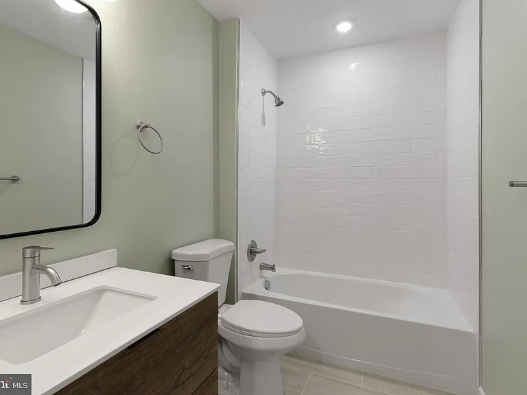 1701 S 4th St #203 — Photo 16