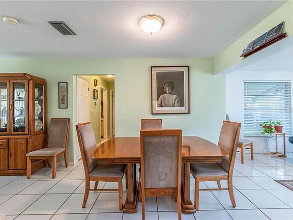 3rd image of 2459 Brentwood Dr