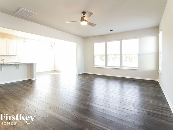 3rd image of 428 Stonefence Dr