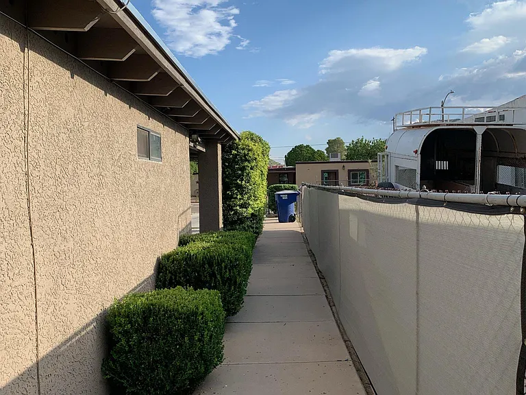 1524 W Saint Clair St — Photo 18
