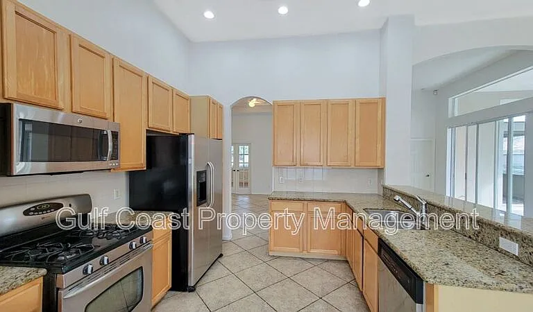 6836 Bay Hill Dr — Photo 3