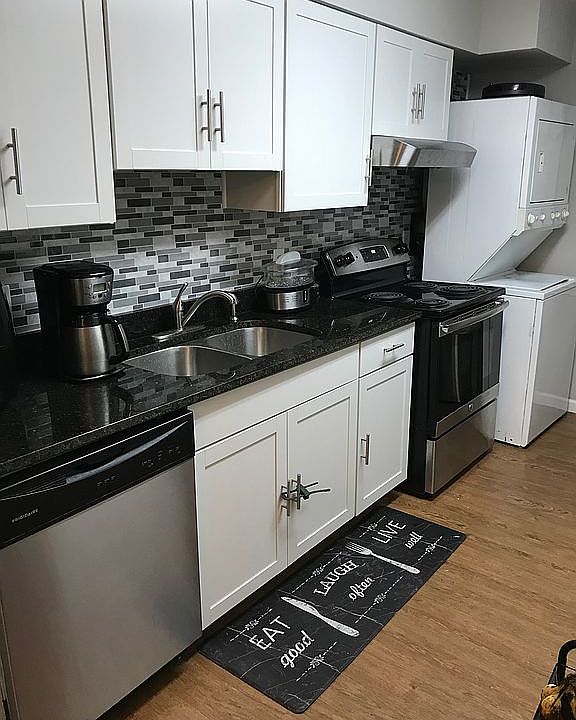 2nd image of 125 Scott Ln