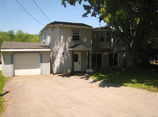 3527 Bonstead Rd, Clay, NY 13041