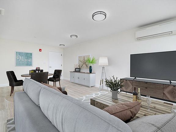 2nd image of 84 W Park Pl #506