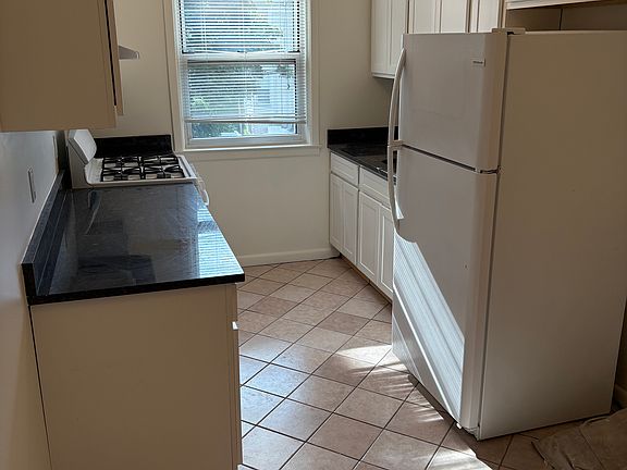 3rd image of 120 Archer Ave APT 2D