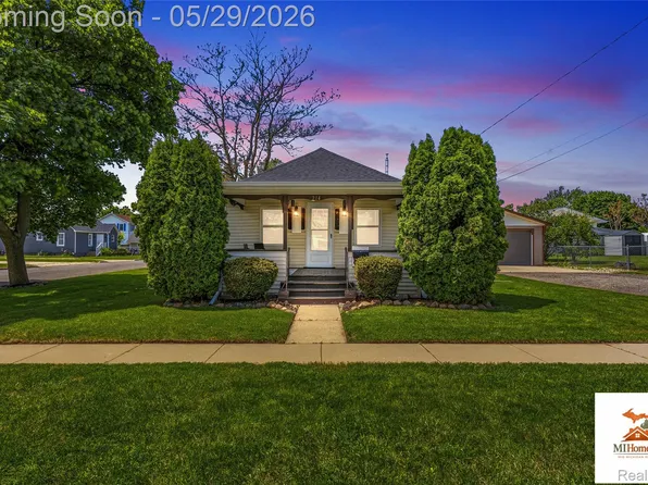 214 S McDonnell St, Corunna, MI 48817
