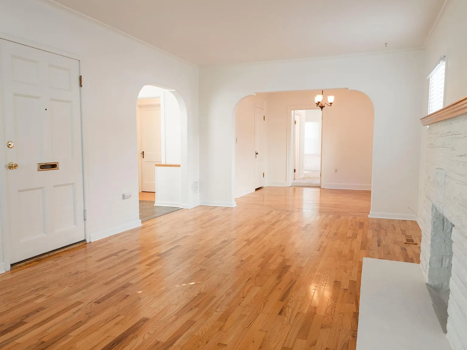 2 bed, 1161 sqft, $1,950 — Photo 4