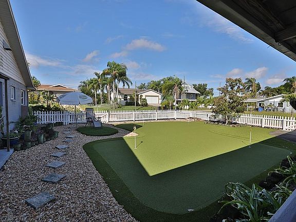 4th image of 824 Seabreeze Dr