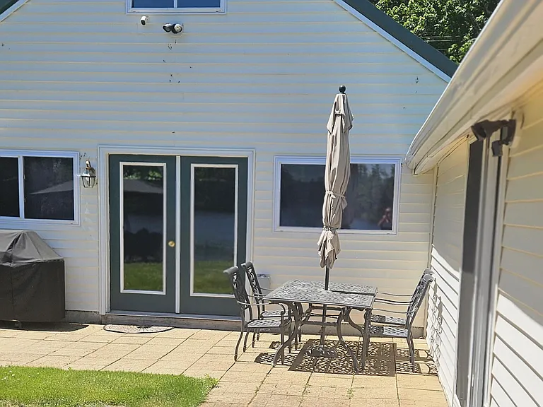 77 Meadow Rd — Photo 30