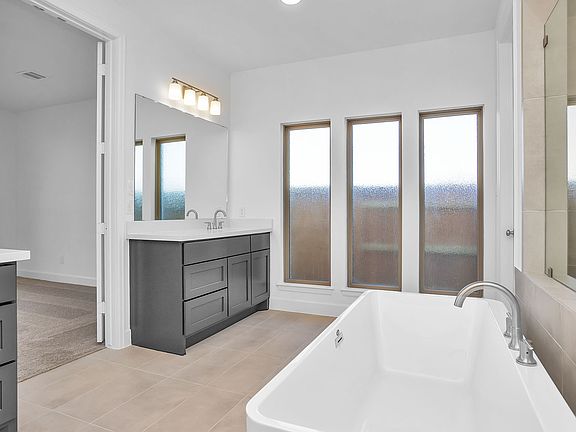 5th image of 7411 Indigo Garden Ct