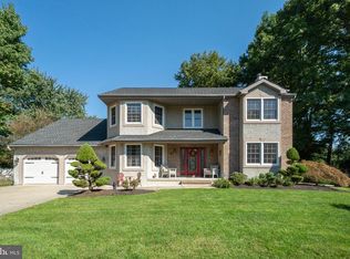 10 Bayberry Ct, Cherry Hill, NJ 08003