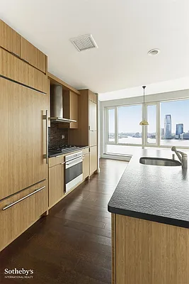 Rented by Sotheby's International Realty | media 30