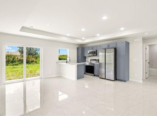 917 Hepburn Ave, Lehigh Acres, FL 33974