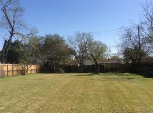 7043 Hazen St, Houston, TX 77074