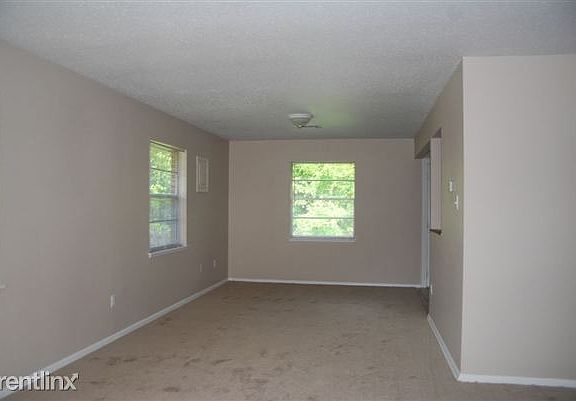 2nd image of 804 Augustine Dr