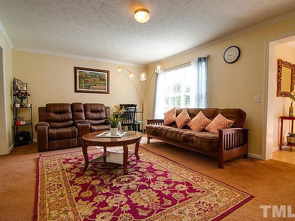 4th image of 101 Dianes Ln