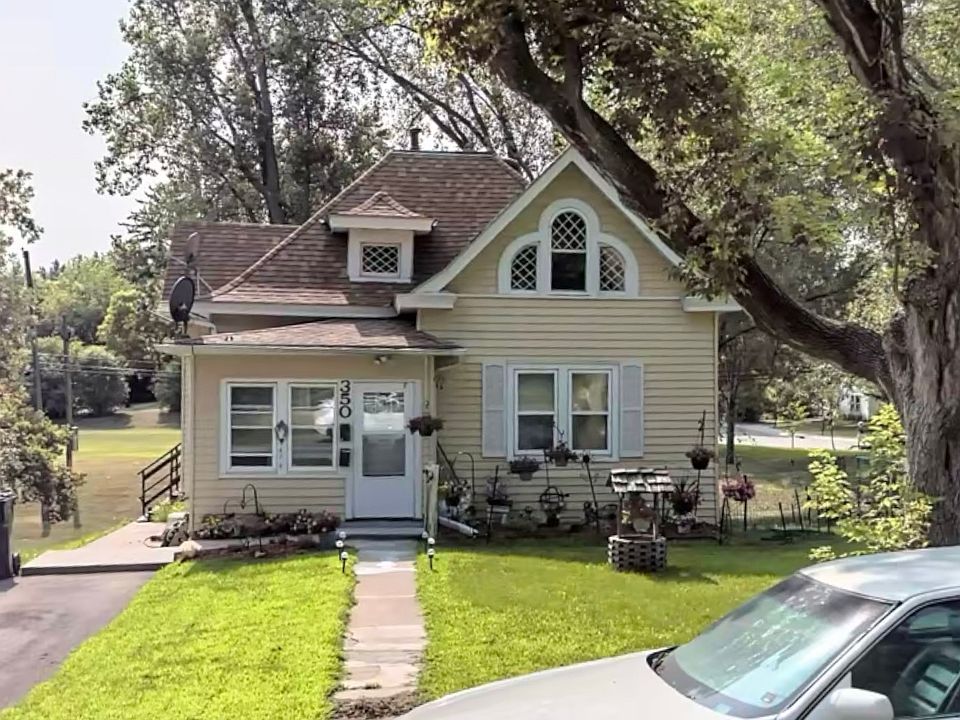 1st image of 350 19th Ave N #1