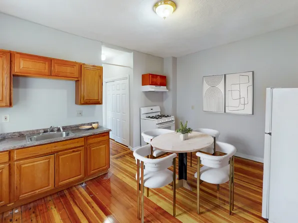 52 Sumner St, Revere, MA