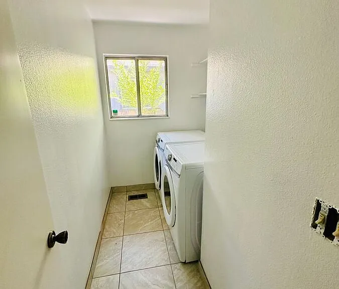 2256 Morninglory Dr — Photo 3