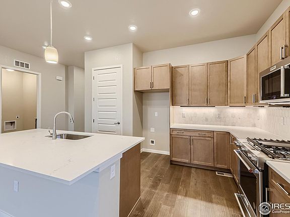 5th image of 979 Quarry Cir