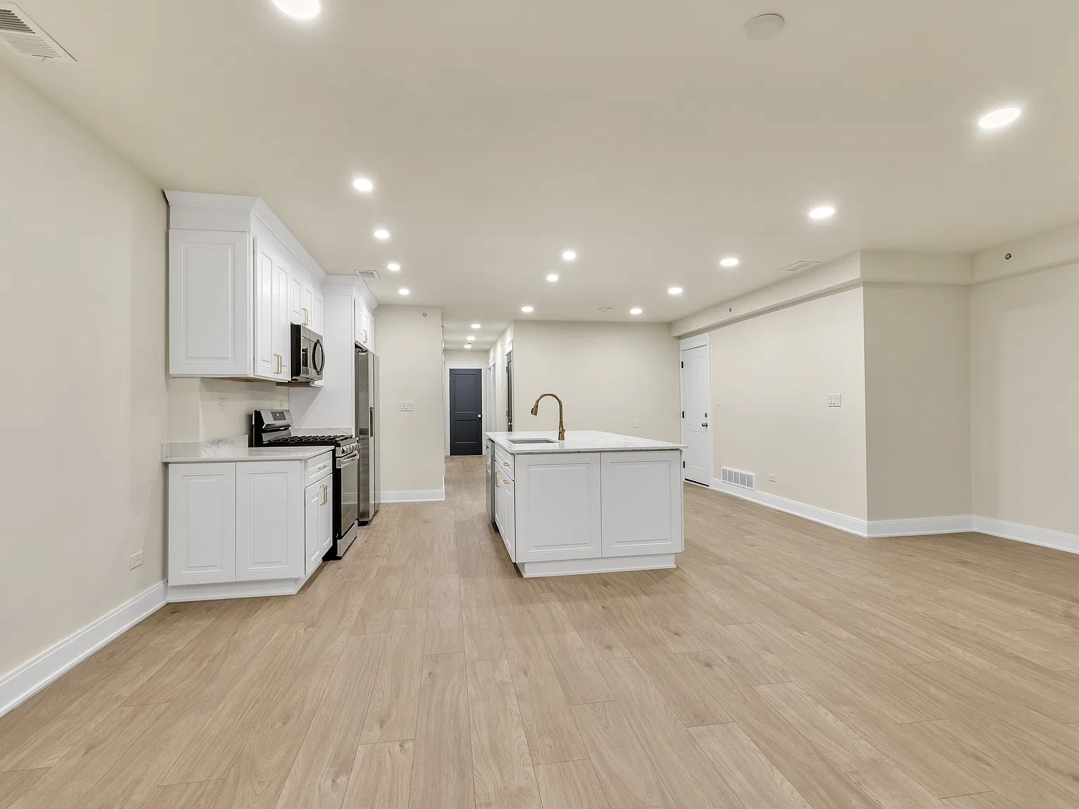 2 bed, 1250 sqft, $2,600 — Photo 4