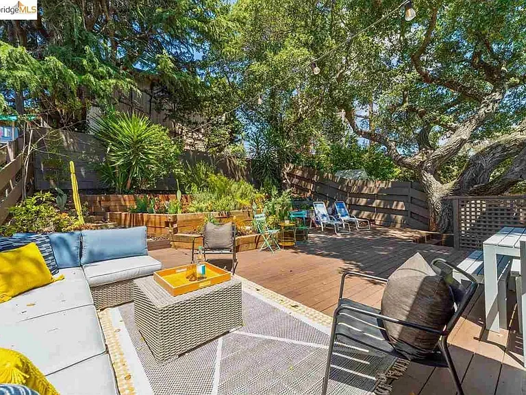 3061 Frye St — Photo 26