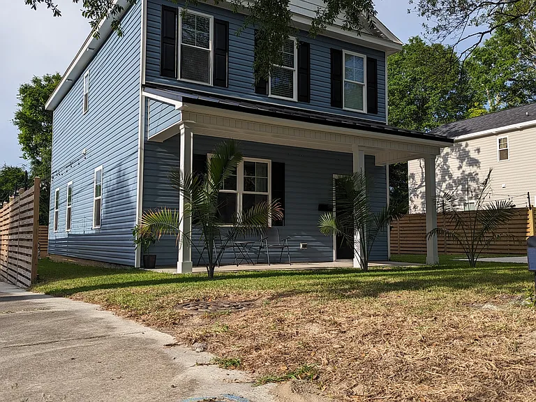 1101 Fanning St — Photo 2