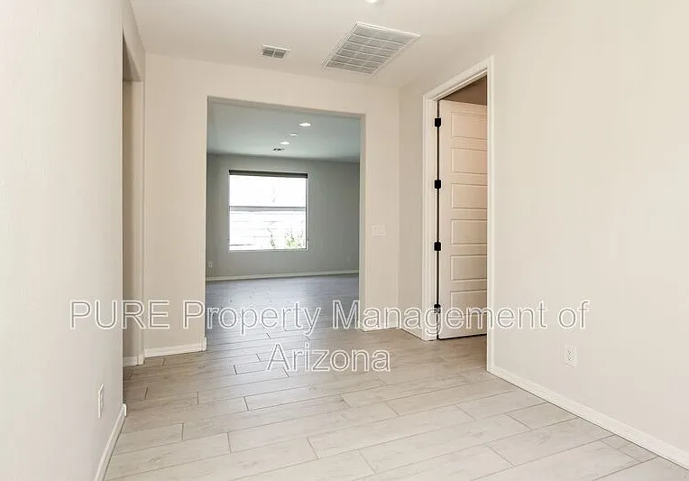 17568 W Missouri Ave — Photo 9