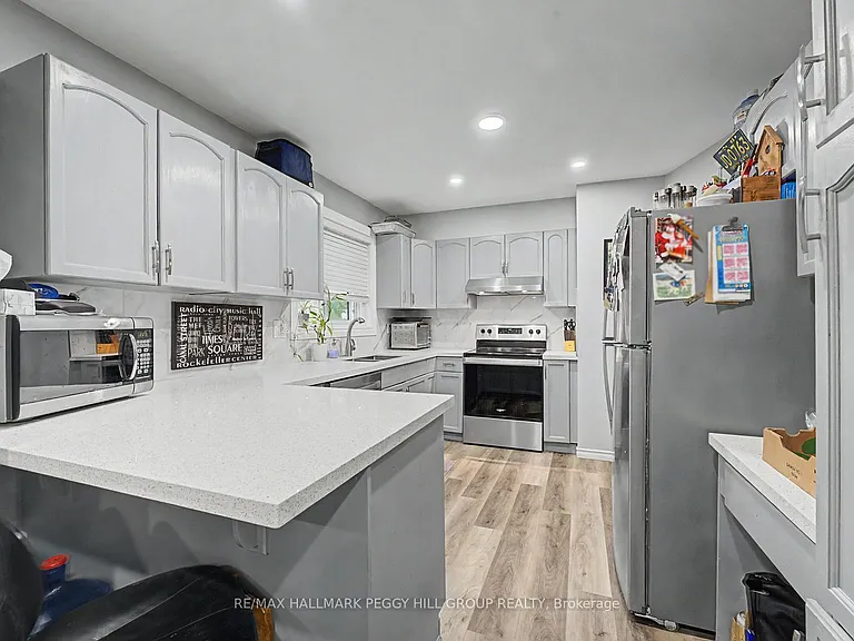 63 Gunn St #UPPER — Photo 4