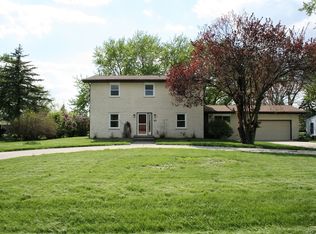 913 Barber Ln, Joliet, IL 60435