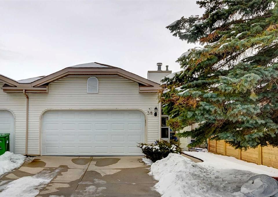 1st image of 38 Millbank Hl SW