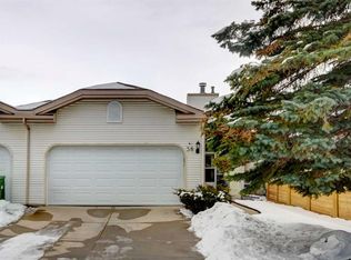 38 Millbank Hl SW, Calgary, AB T2Y2Y9