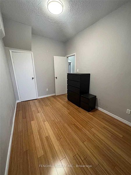 Toronto House for rent - 4 Bedrooms — photo 8