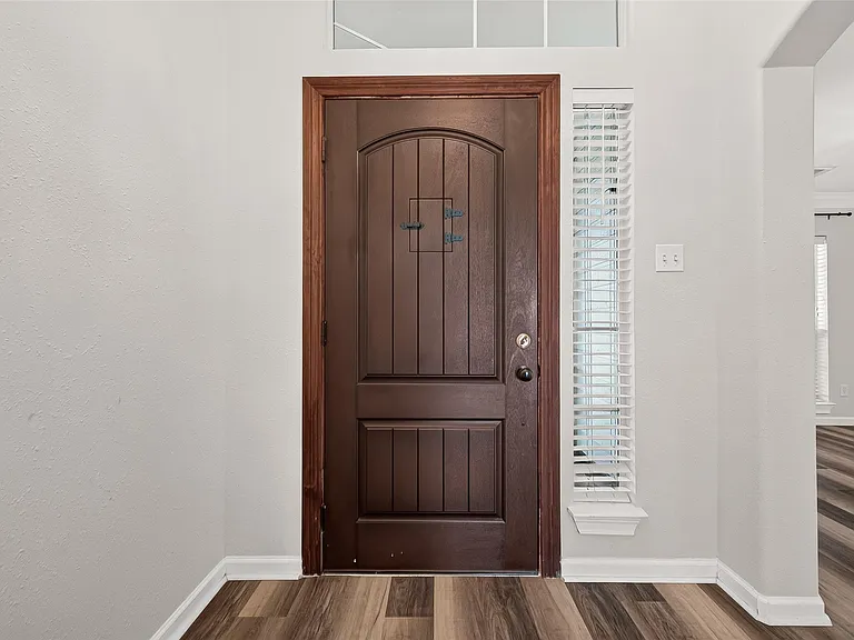 7242 Autumn Bluff Ln — Photo 5