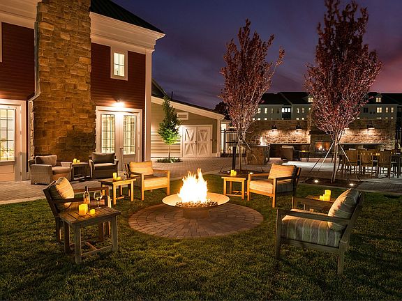 4th image of 8 Upland Woods Cir #406