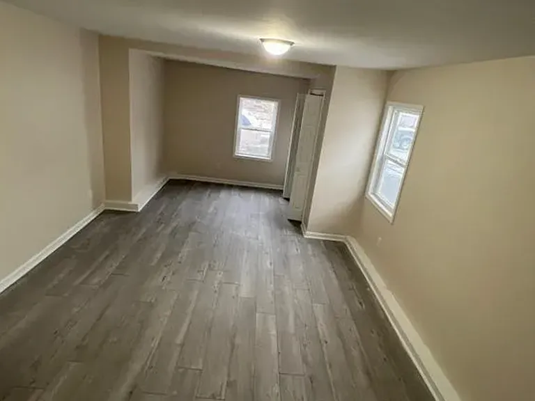 2205 Hendricks St — Photo 6
