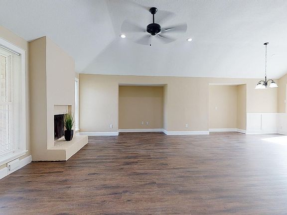 4th image of 1711 Whiteback Dr