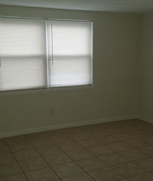1st image of 9619 Warwick Ave APT 1