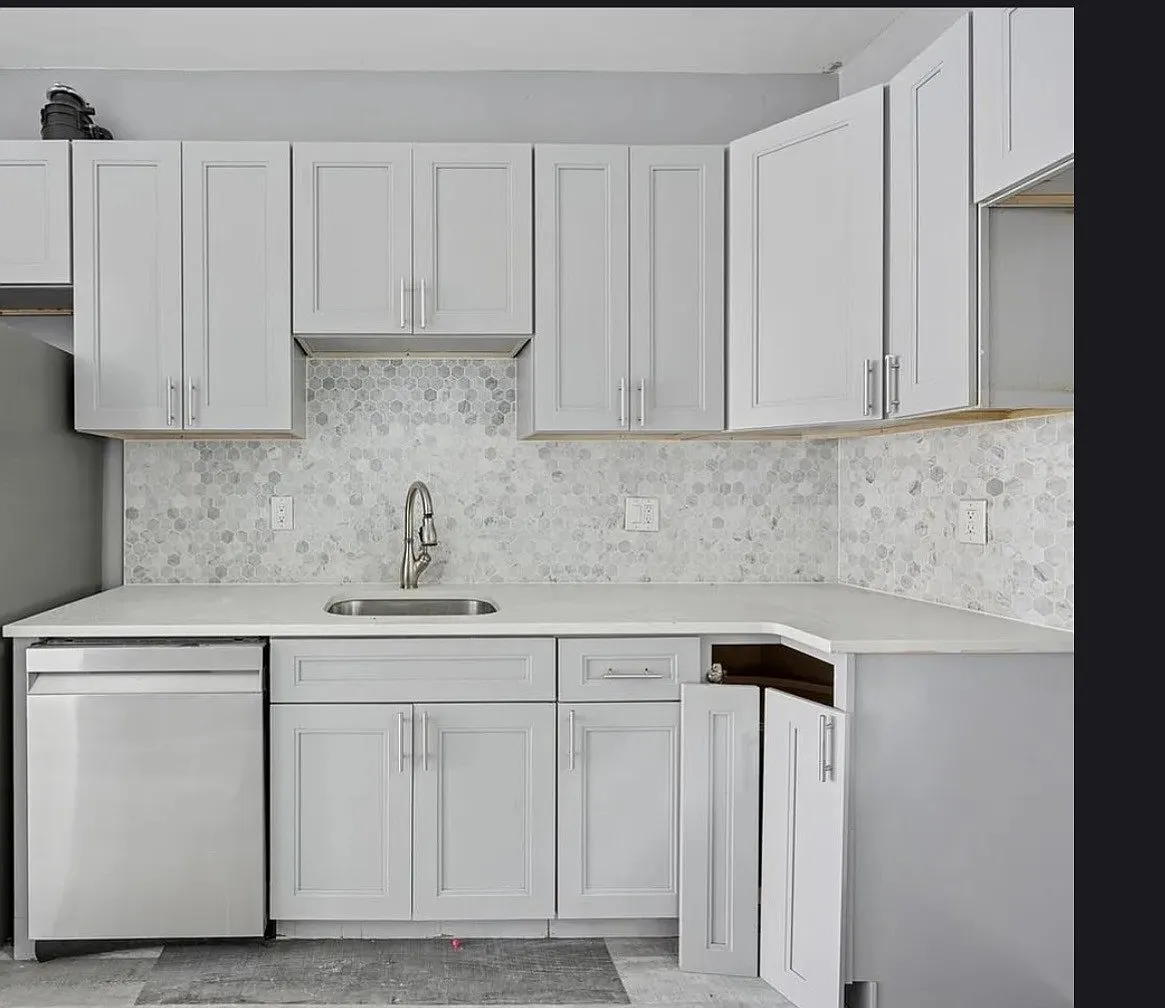 3 bed, 1100 sqft, $1,900 — Photo 2