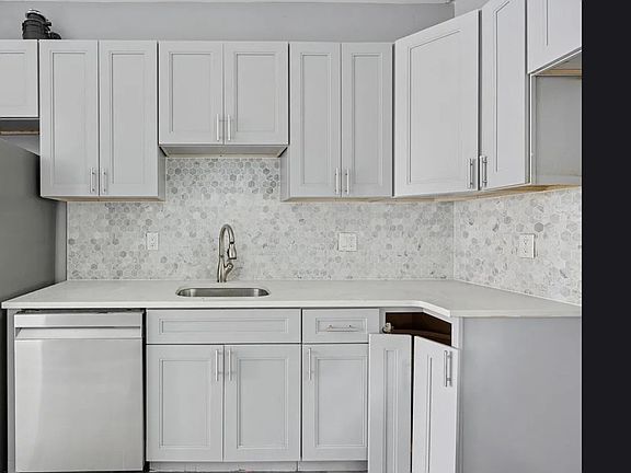 2nd image of 2500 N Douglas St