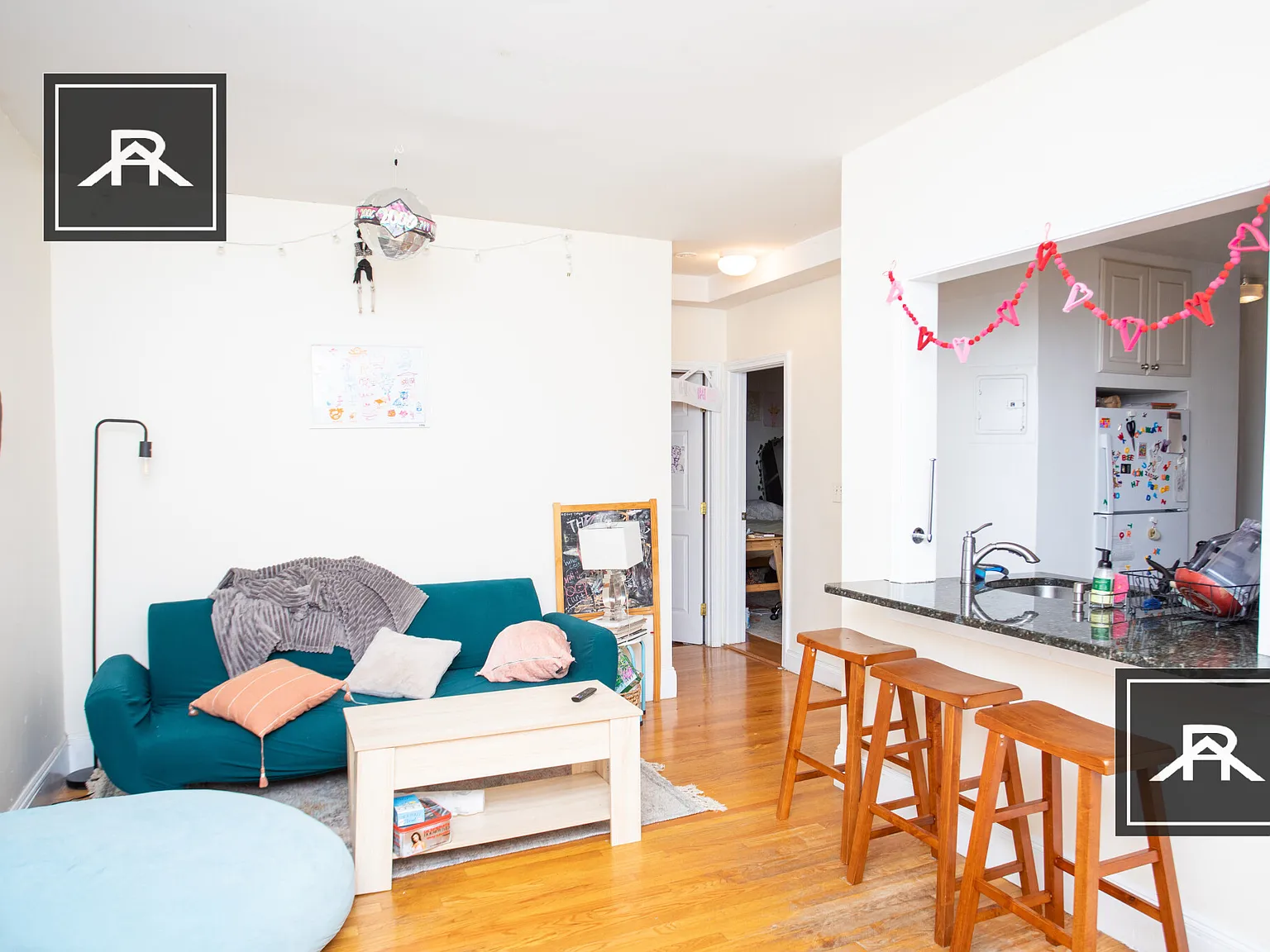 4 bed, 1.5 bath, 1100 sqft, $6,200 — Photo 3