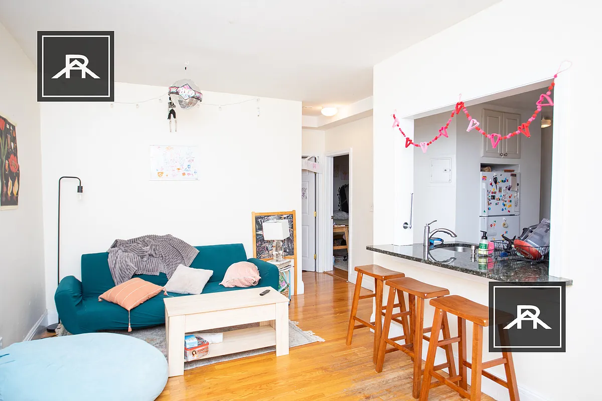 Building Photo - 78 Egmont St #1