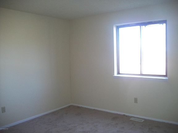 5th image of 142 Vw Court D #Bld-u27d