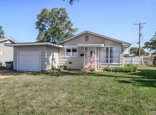 1124 Oak Cir, Salina, KS 67401