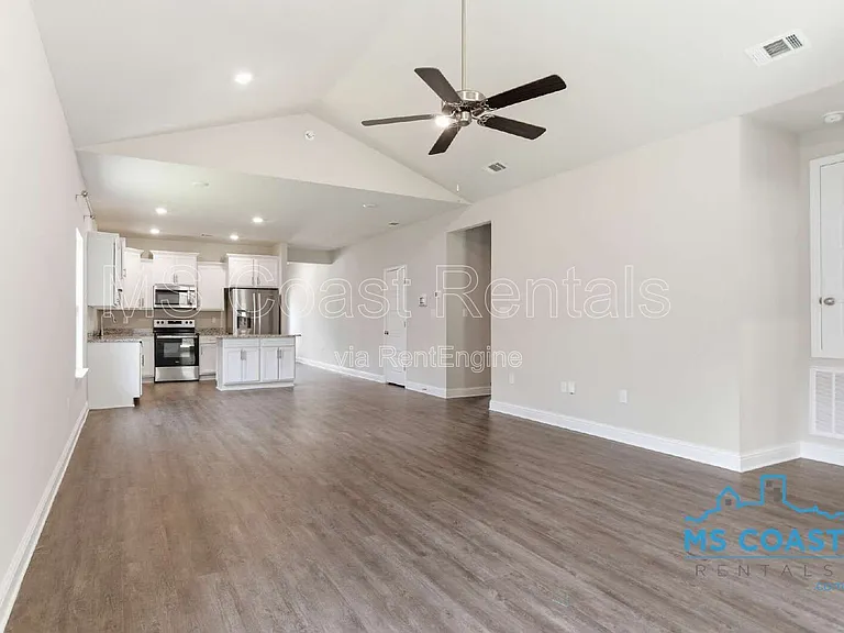 5723 Overland Dr — Photo 7