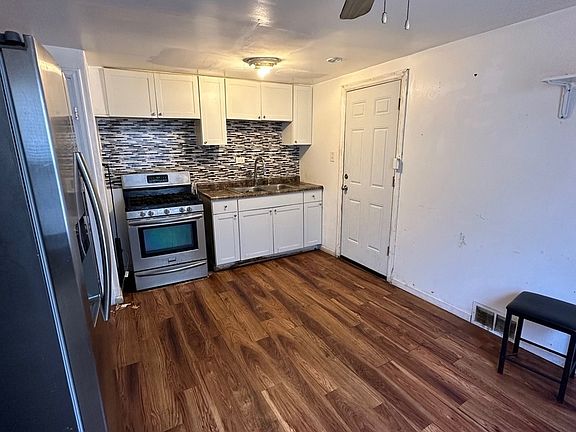 4th image of 9712 S Brennan Ave